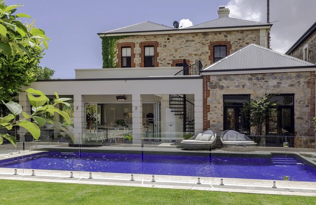 The Retreat - Private Estate, Pool & Tennis Court