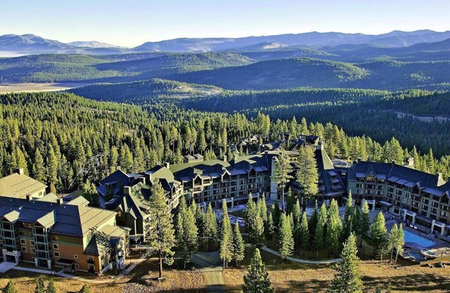 The Ritz-Carlton Club, Lake Tahoe (4-bdrm villa near popular skiing areas)