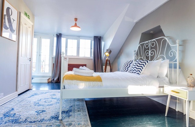 The River Cam Place - Enchanting 6BDR Home next to River Cam