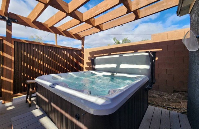 The Roost | Hot Tub | Pet Friendly