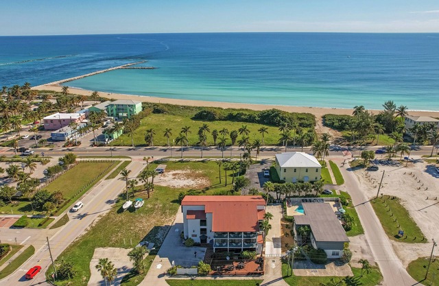 The Royal Inn Beach Hotel Hutchinson Island