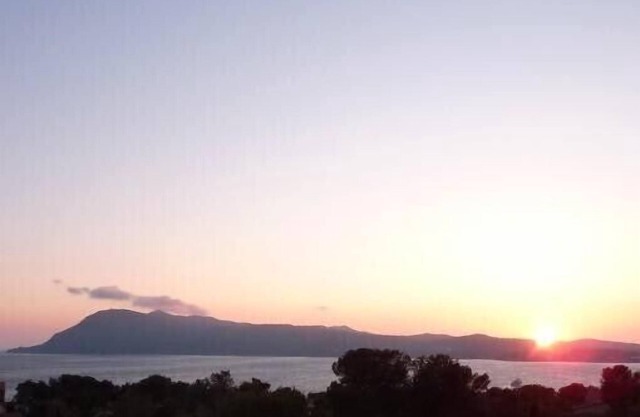 The sea without a car! 2 e-bikes for rent, sublime view, 40m2