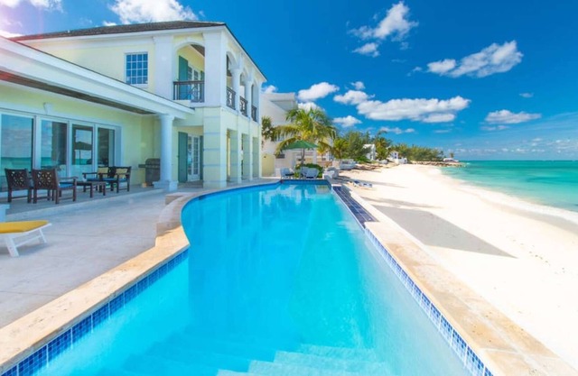 The Seagull - High Luxury Beachfront Villa with Private Beach Access