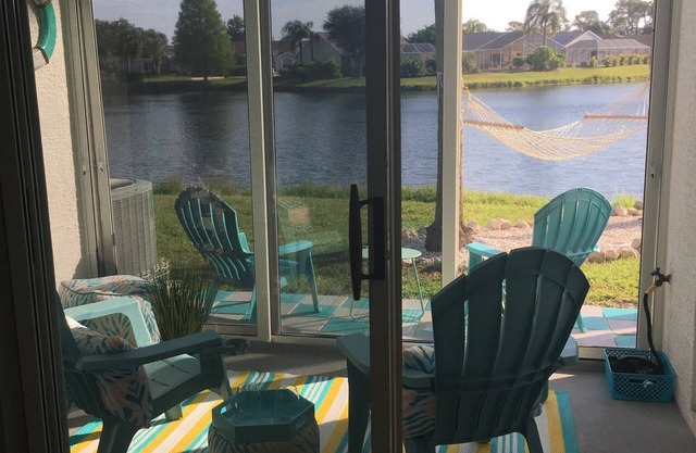 The Seashell Cottage with peaceful water views!