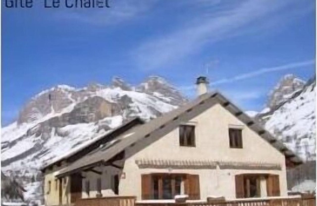 The south-facing chalet for 17 people