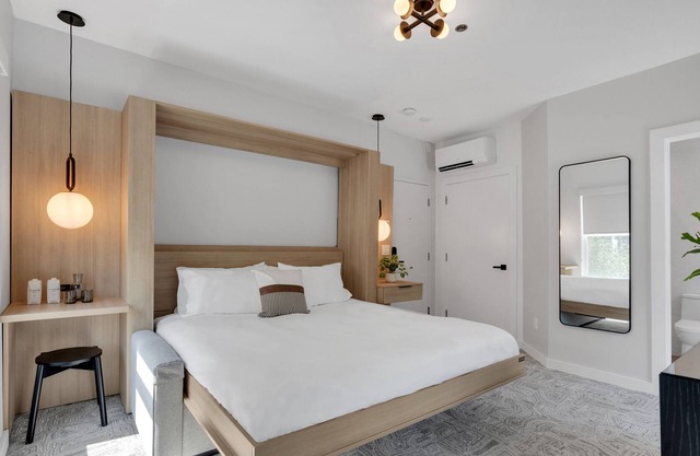 The St. Laurent: Three Rooms - Sleeps 6