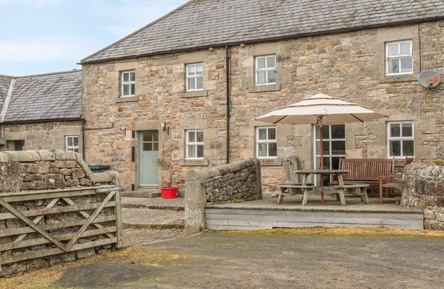 THE STABLES, pet friendly, with open fire in Bellingham