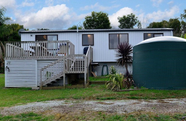 The Stowaway - Hihi Holiday Home