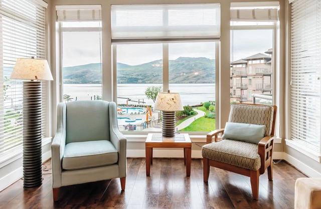 The Sunny Skies at The Cove Lakeside Resort
