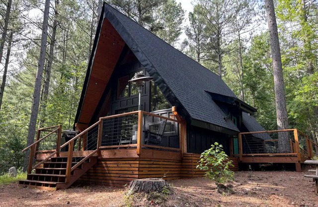 The Tiny Mansion: New A-Frame! Secluded, Great Getaway in Dahlonega!
