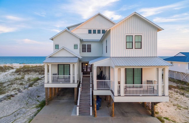 The Veranda - Gorgeous Private Gulf Front Home, Heated Pool & Elevator