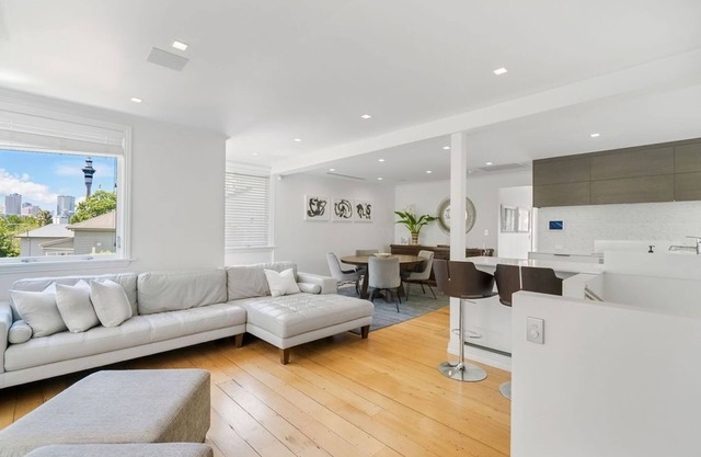 The Villa on Anglesea - Luxury city centre living.