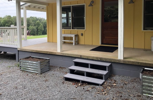 The Vineyard House - Early 1900s Farmhouse | Overlooks Serenberry Vineyards