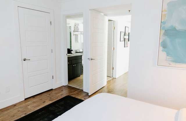 The Vinyl at Music Row - 1 Bedroom Apartment
