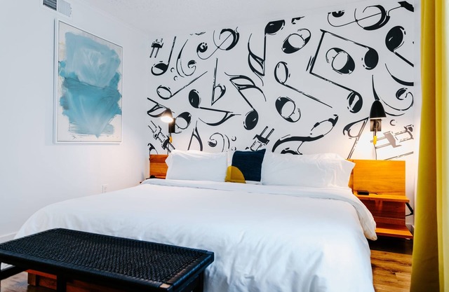 The Vinyl at Music Row - 1 Bedroom Apartment