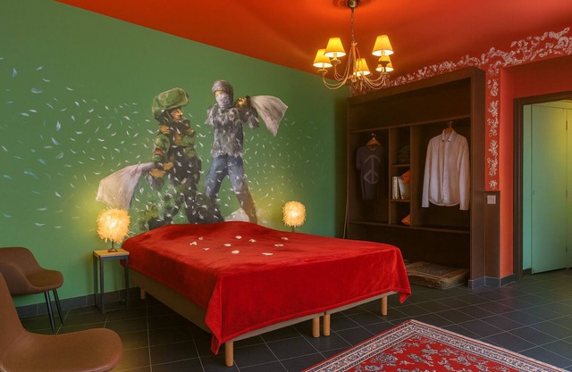 The Walled off Hotel Paris