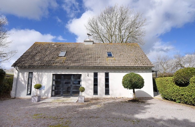 THE WATER TOWER STUDIO, pet friendly, with a garden in Seaton, Devon
