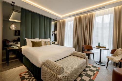 The Wellington Glasgow by Adina
