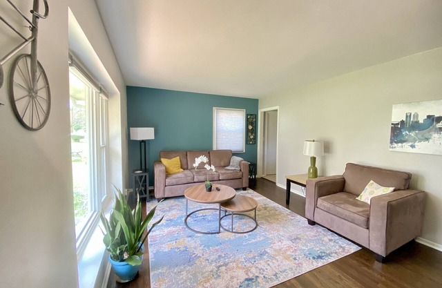 The West End Jewel, a Spotless & Inviting Home Near Uptown.