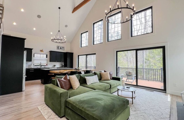 The Whitaker House | Luxe | Heart of the Valley