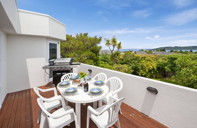 The White House - Taupo Holiday Home