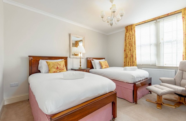 The Windmill Room | 1 min to Old Course