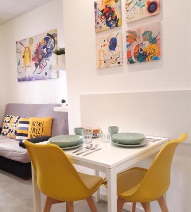 The Yellow Corner Apartment