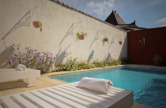 This 3-star hotel offers room service and a concierge service.