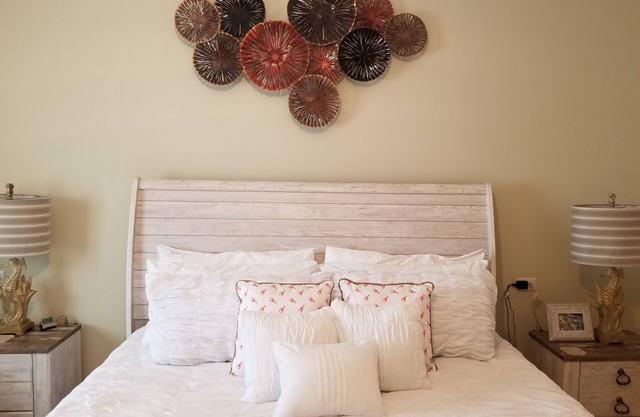 This a beatiful Townhouse villa, with washer/dryer, the beach is within walking distance, with a variety of restaurants nearby