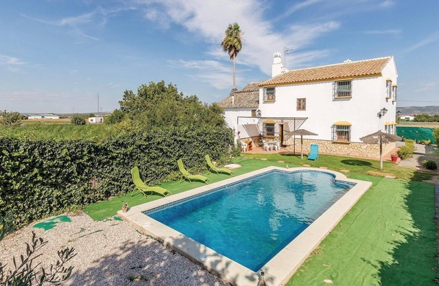 This Andalusian vacation home in the countryside near Antequera, close to the Costa del Sol, is loca