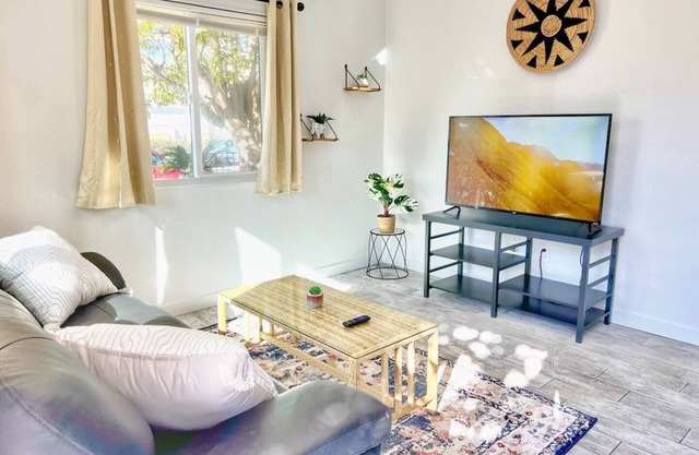 This apartment is a 1 bedroom(s), 1 bathrooms, located in San Diego, CA.