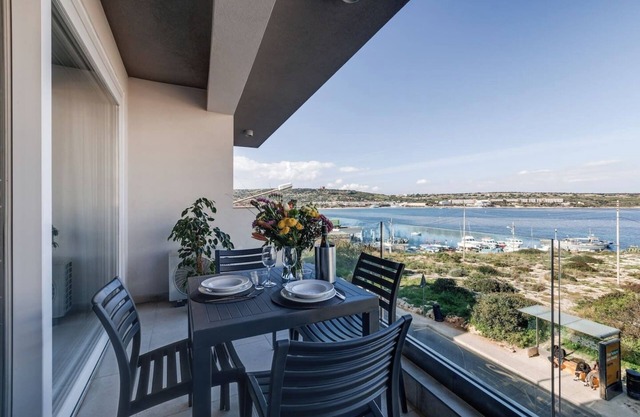 This apartment is a 1 bedroom(s), 1.5 bathrooms, located in Il-Mellieħa, null.