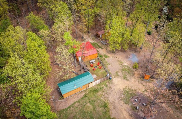 This cabin is a 2 bedroom(s), 3 bathrooms, located in Berkeley Springs, WV.