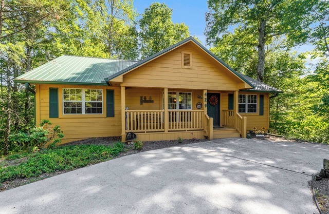 This cute home is one level with just a couple of steps, perfect for Elderly