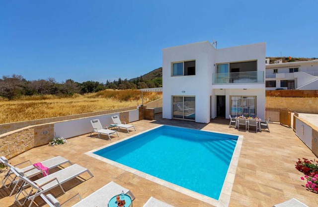 This fantastic, air-conditioned beachfront property is a perfect getaway for holiday makers wanting