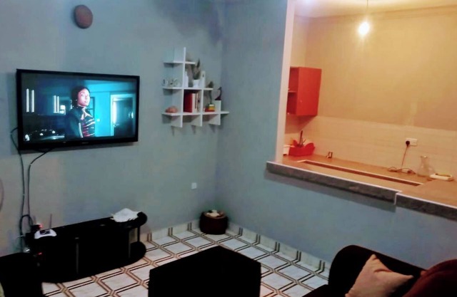 This is a cozy and beutiful home