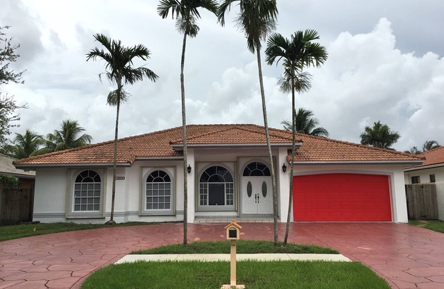This is a private Home, 4 Bedrooms, 3 Bathrooms Sleeps 8