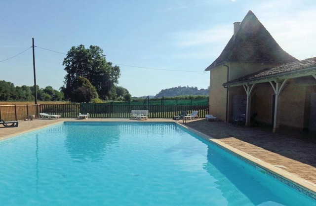 This magnificent house with a spacious terrace is located in Limeuil, which is officially one of the