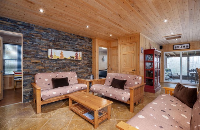 This pretty oasis is tucked away in Beley Bay on historic Lake Rosseau.