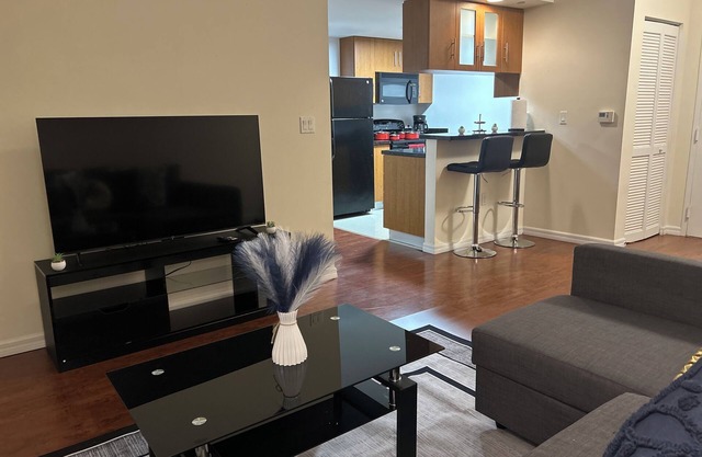 This unit is very comfortable, peaceful and cozy. Great for work/small families
