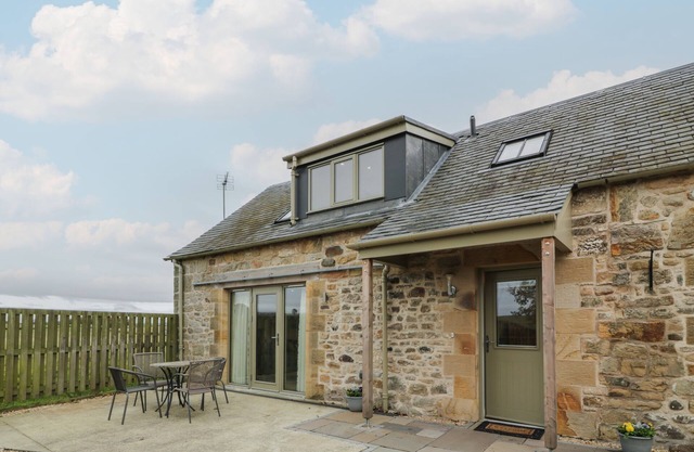 THORNEYDYKE COTTAGE, family friendly, with a garden in Stirling