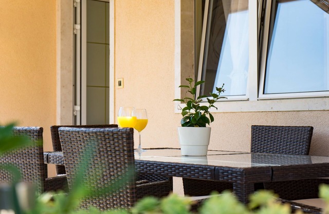 Three bedroom apartment with terrace and sea view Korčula (A-23528-a)