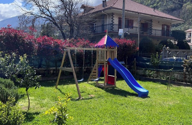 Three-bedroom Apartment with Pool, Playground and breathtaking view