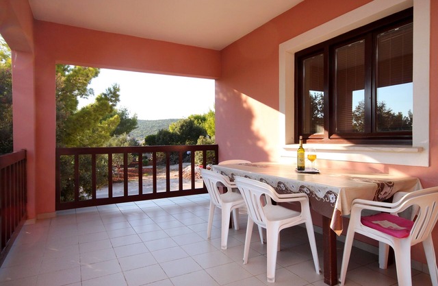 Three bedroom apartment with terrace and sea view Zavalatica, Korčula (A-4458-a)