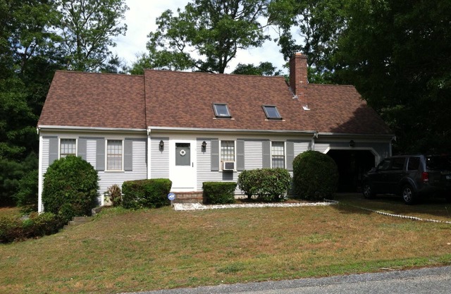 THREE BEDROOM CAPE NEAR PRIVATE SWIMMING POND