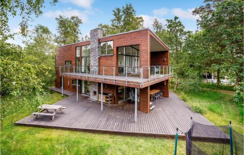 Three-Bedroom Holiday Home In Grenaa