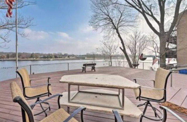 Three bedroom on River. Sits on the Rock River w/gorgeous views.
