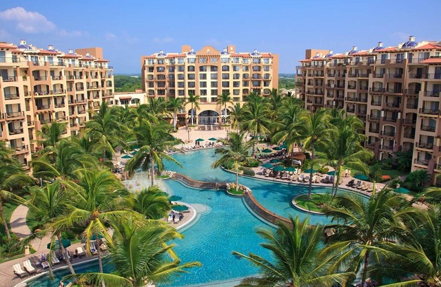 Three Bedroom Suite - Overlooking the beach!