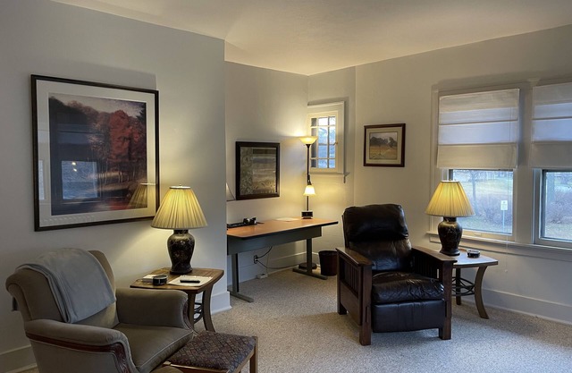 Three bedrooms, 2 miles from Notre Dame. Picturesque large living space.