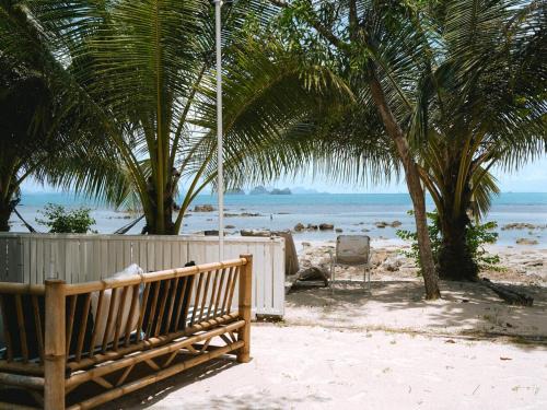 Three Palms - Beach Front Tiny House